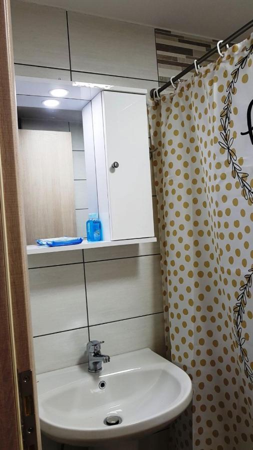 Fyllou Apartment アスプロヴァルタ エクステリア 写真